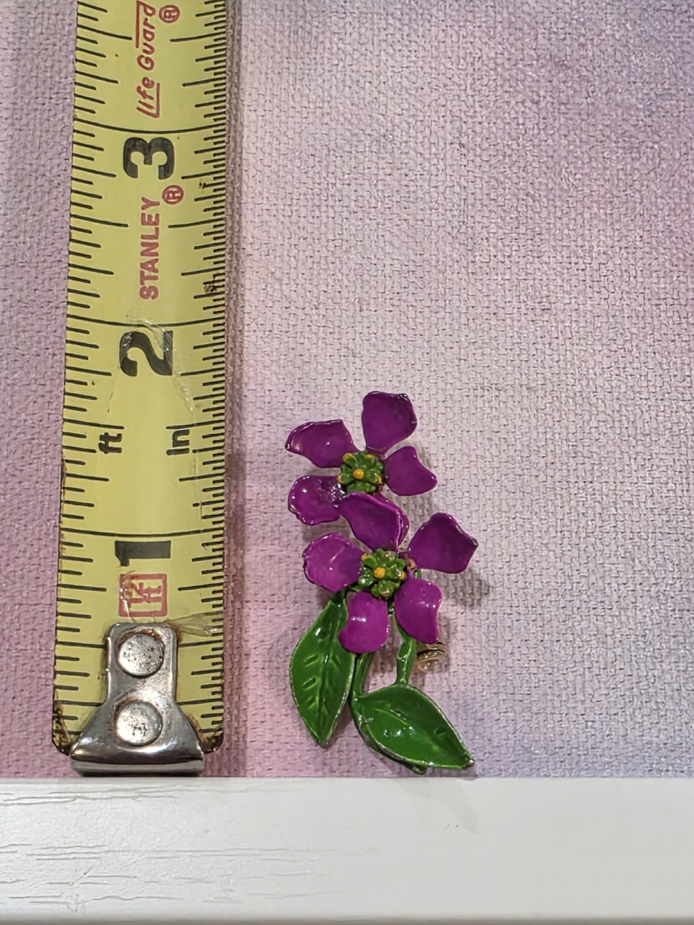 Vintage Bright Purple/Fucshia Enamel Flower Brooch - Picture 4 of 4